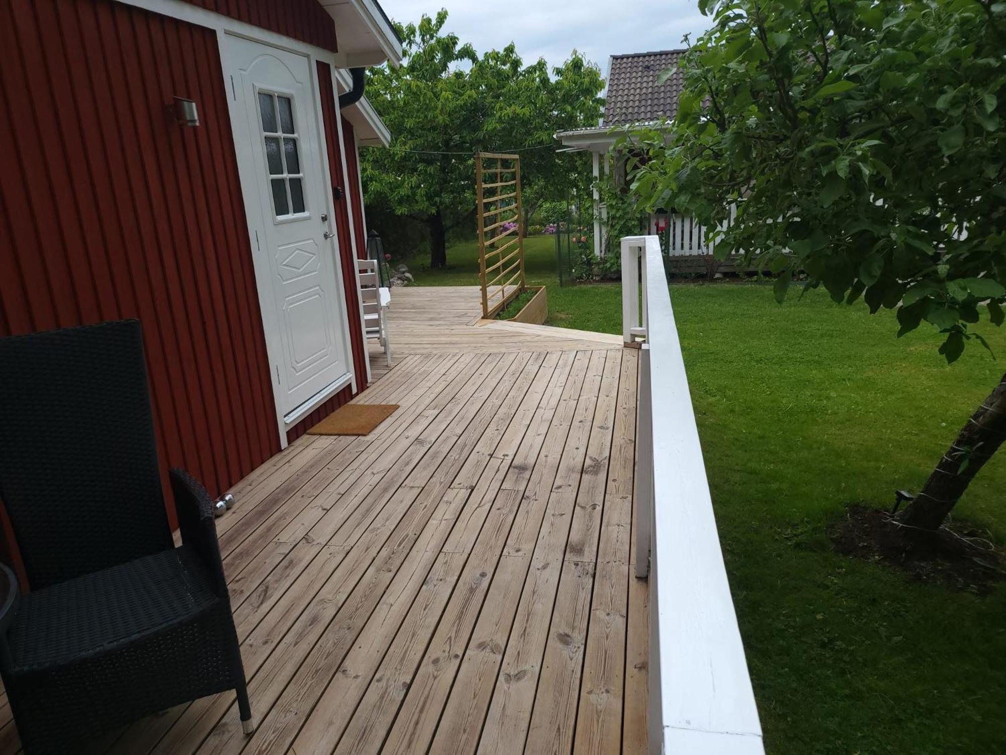 Lilla Huset Med Stor Traedgardstomt Naera Golf Och Hav Villa Trosa Kültér fotó